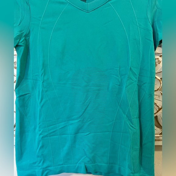 Champion V-neck Fast Dry Short Sleeve Tee Shirt in Turquoise (Size Small) - Picture 2 of 4
